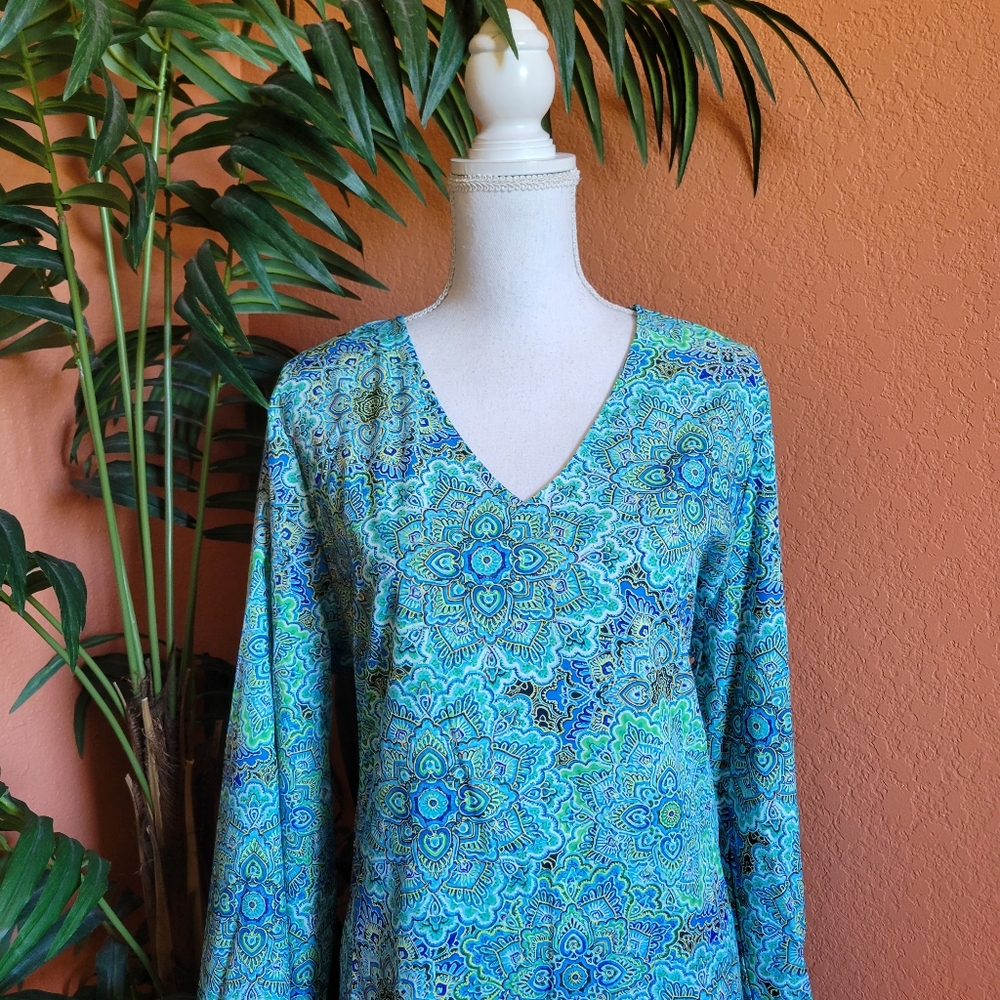 NWT Just Fashion Now Blouse Kaleidescape Print Blue Green Turquoise 2XL